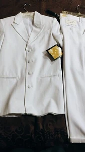 boys suit - Picture 1 of 3