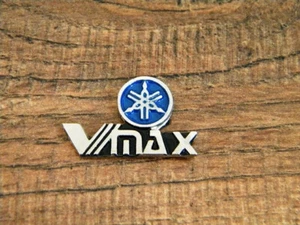 YAMAHA V-MAX VEST PIN 1-1/8" x .3/4" LAPEL PIN BADGE MOTORCYCLE MC RIDER BIKER - Foto 1 di 1