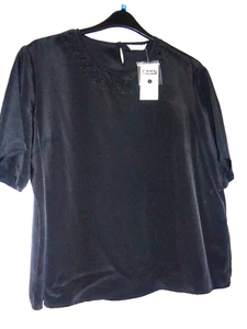 BNWT SIZE 22 BERKERTEX BLACK OR NAVY SHORT-SLEEVE TUNIC TOP WITH NECK DETAIL - Picture 1 of 2