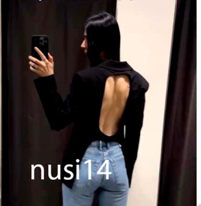 CHAQUETA NEGRA ZARA NUEVA MUJER NUEVA CON ETIQUETAS SS25 CON RECORTE TRASERO 5247/782/800 - Imagen 1 de 3