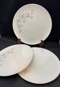 Lenox Wyndcrest Dinner Plates (set of 3) - Cream + Blue Flowers + Platinum Trim - Picture 1 of 5