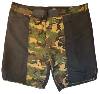 Nuevos Pantalones Cortos de Lucha Rothco Para Hombre Talla 42 Negro/Bosque Camuflaje Desgarro Foto 1 de 4