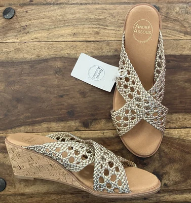 Sandalias de cuña doradas André Assous talla 9,5 Bryana para mujer corcho peso pluma NUEVAS Foto 1 de 4