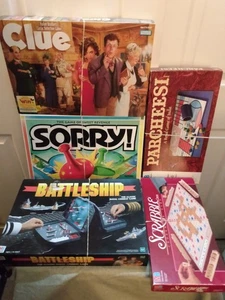 5 Vintage Hasbro Brettspiele Konvolut - Schlachtschiff Clue Parcheesi Scrabble & Sorry - Bild 1 von 24