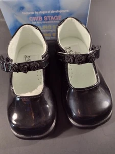 Gr. 3 Baby Hirsch Kleinkind Schuhe Walking-Schwarz Lackleder, Rosetten auf Riemen - Bild 1 von 3