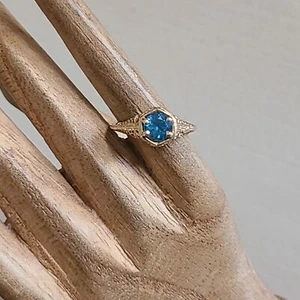 VINTAGE 14K GOLD 1 CT SWISS BLUE TOPAZ STONE RING SIZE 5.5 WEIGHS 2.4 GRAMS - Picture 1 of 7