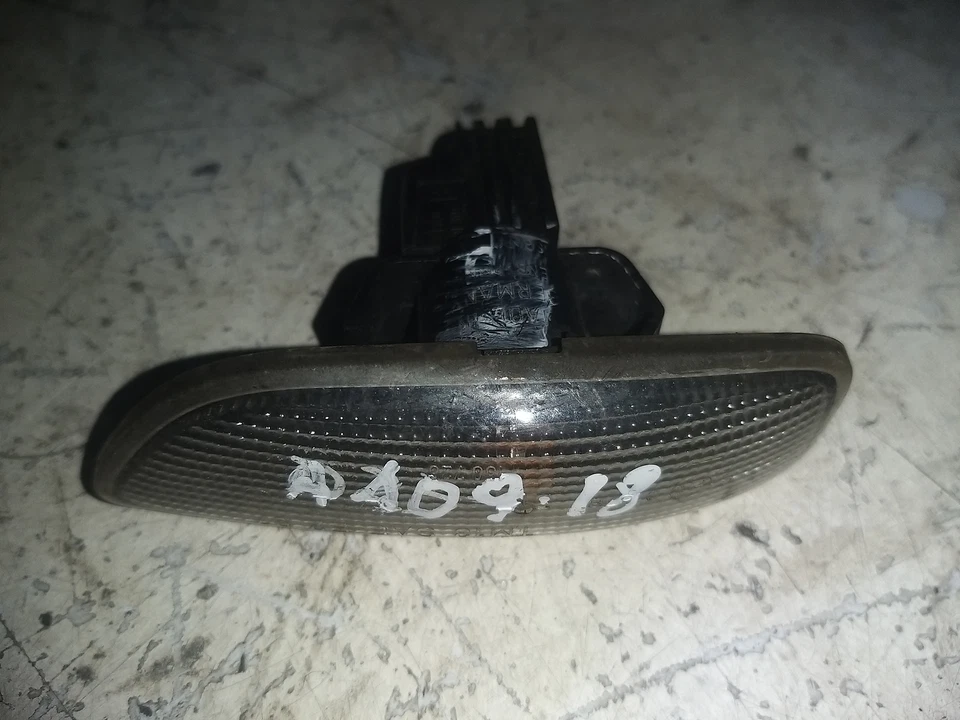 Piloto intermitente derecho volvo s60 i 2004 30722642 Foto 1 de 1