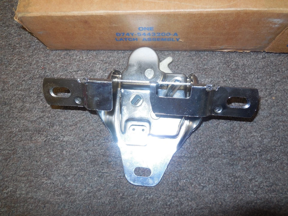 Nuevo de Lote Antiguo 1977 1978 1979 Lincoln Versailles Maletero Pestillo D74Y-5443200-A Foto 1 de 1
