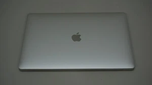 Apple MacBook Pro 15" 2019 A1990 i9 32GB 512GB SSD 555X QWERTY macOS TOP - Afbeelding 1 van 8