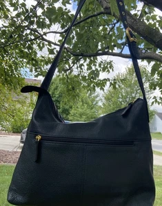 Vintage Stone Mountain Black Leather Shoulder Bag Gold Hardware gently used - Picture 1 of 10