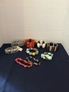 Set Of 9 Stretch Bracelets ( Erica Lyons) Some With Tags - Picture 1 of 9