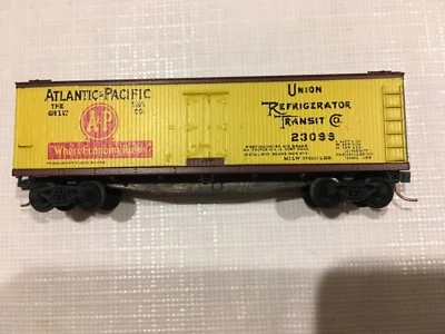 MICRO-TRAINS 47010 N-Gauge Wood Refrigerator 40ft. Atlantic & Pacific URTC 23099 - Image 1 of 2