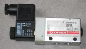ein ORIGA / PARKER pneu. 3/2-Wegeventil Typ S9 381RF-1/8-NO mit 24V Magnetspule - Bild 1 von 3