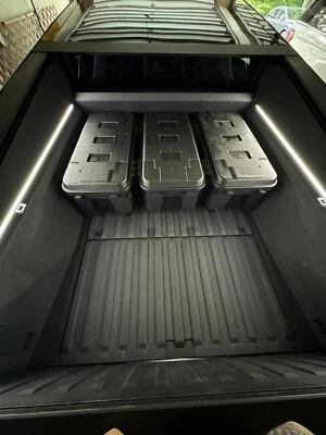 Contenedores de carga Tesla Cybertruck (paquete de 3) Foto 1 de 2
