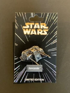 Disney Star Wars Fahrzeuge: LE 6000 - Pin des Monats - Snowspeeder - Neu - Bild 1 von 4