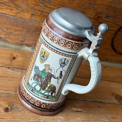 orig Merzi & Remy Bierkrug 0,5L Krug Zinndeckl m Mittelalter Motiven für Sammler - Bild 1 von 4