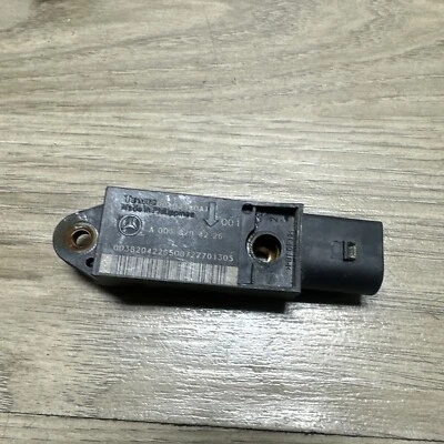 Sensor delantero Mercedes Benz E500 W211 '02-09 OEM A 003 820 42 26 Foto 1 de 3