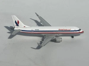 Herpa Wings 1:500 American Airlines Embraer 175 (NG) 1/500 —American Eagle - Picture 1 of 14