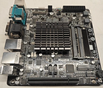 Mini ITX Gigabyte GA-J1900N-D3V Intel Celeron J1900 SoC, Mini-PCI E + 2GB RAM - Bild 1 von 4