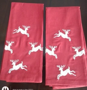 Pottery Barn Rentier Stickerei Servietten rot und weiß Neu mit Etikett zwei in Tasche - Bild 1 von 8