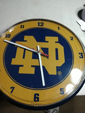 Quartex Notre Dame Wall Clock Pre Owned Made In The USA Cover