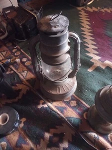 Vintage Antique DIETZ D-LITE 2 LAMP Lantern Kerosene Antique Barn OLD Decor - Picture 1 of 2