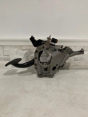 Pedal de freno automático Infiniti G35 2007-2008 46501-Jk600 Foto 1 de 4