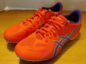 youth girls track spikes
