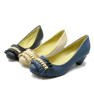 ZAPATOS DE CUERO FALSO TACÓN DE GATITO CON VOLANTES PARA CORTE DELANTERA - Imagen 1 de 18