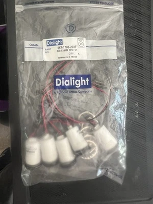 Dialight 557-1703-203F Qty: 5 NEW - Image 1 of 2