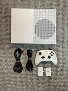 Microsoft Xbox One S All Digital Edition / Weiß / Model 1681 - Bild 1 von 3