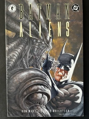 Batman Aliens 2 -TPB-(1997)Grau Superior Era Moderna Wrightson Art-DC Dark Horse - Imagem 1 de 4