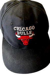 CHICAGO BULLS black adjustable cap / hat - wide flat brim - Picture 1 of 6