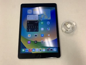 Apple iPad 7th Gen. 128GB, Wi-Fi, 10.2 in - Space Grey - B. - Afbeelding 1 van 1