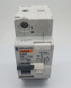 Disyuntor RCBO MERLIN GERIN C20 20A Tipo C 30mA C20 10000 127/240V V40H - Imagen 1 de 10