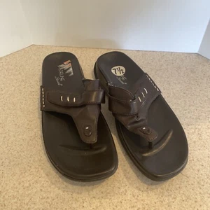 Madeline Stuart braune Kunstleder-Sandalen Damengröße 7,5 - Bild 1 von 4