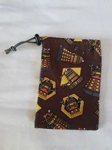 "Bolsa de dados cordón de tela Doctor Who Daleks 4,5"" x 6" - Imagen 1 de 1
