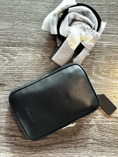 Tracolla Coach CS044 Aden nuova con etichetta in raffinata pelle di ciottoli nera