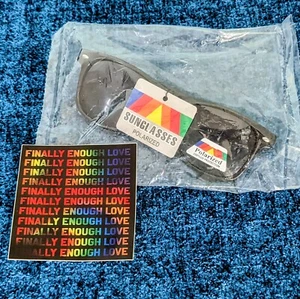 MADONNA ENDLICH GENUG LIEBE PROMO SONNENBRILLE & STICKER WOW NYC PRIDE 2022 - Bild 1 von 8