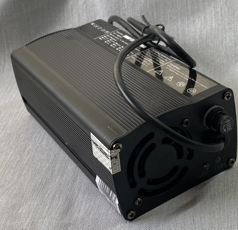 Battery Charger 16S 67.2V 4A XLR 3Pin for 60V Lithium-Ion Batteries Scooter E-Bike  - Image 1 of 4