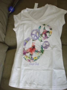CAMISETA RESORT WEAR CAPA COD CON SIGNOS DE PAZ - Imagen 1 de 6