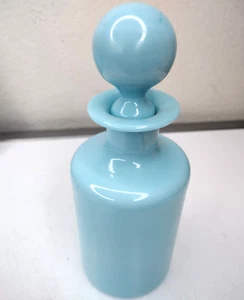Antico decanter in vetro opalino francese blu azzurro Portieux/Louis Philippe - Foto 1 di 5