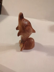 Delfín montando una ola, madera tallada, 4" de alto - Imagen 1 de 7