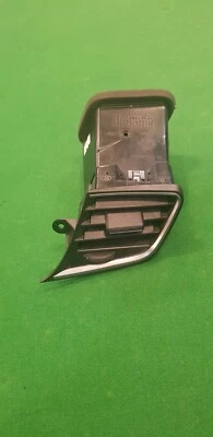 ALFA ROMEO GIULIETTA 940 R/H DRIVER RIGHT DASH AIR CONDITIONING VENT 156088352 - Image 1 of 4