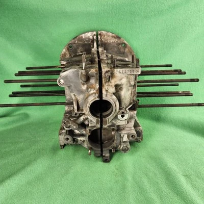 Volkswagen VW Bug Bus 1600cc Dual Relief B Engine Case 3 Point Mount  - Image 1 of 4