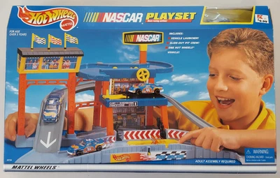 Hot Wheels World NASCAR Playset Racing 1999 Vintage 65754 NIP Includes Launcher - Image 1 of 3