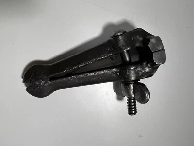 outils anciens, bel étau à main , Fer Forgé , Outils De Métier Ancien - Photo 1/4