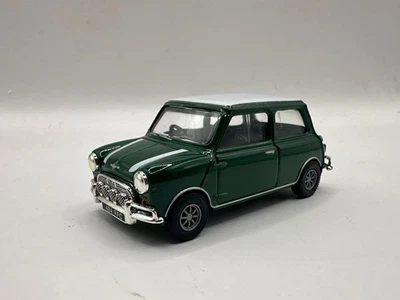 VANGUARDS 1/43 VA02511 MINI COOPER Green and white model car  - Image 1 of 4