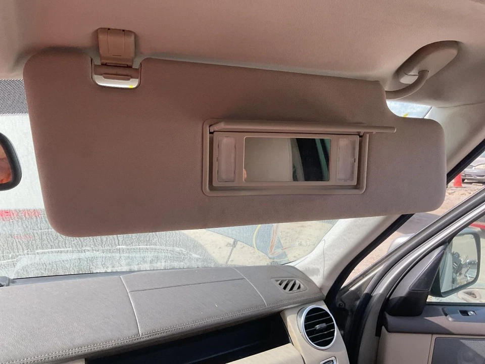 Passenger Right Sun Visor With Illumination Fits 10-16 LR4 2176460 - Image 1 of 1