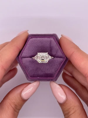 Lab Grown 5.00 Carat IGI Certified E/VVS2 Asscher Cut Three Stone Diamond Ring - Image 1 of 4